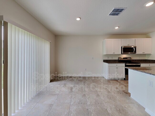 Foto del edificio - 9669 Black Walnut Dr