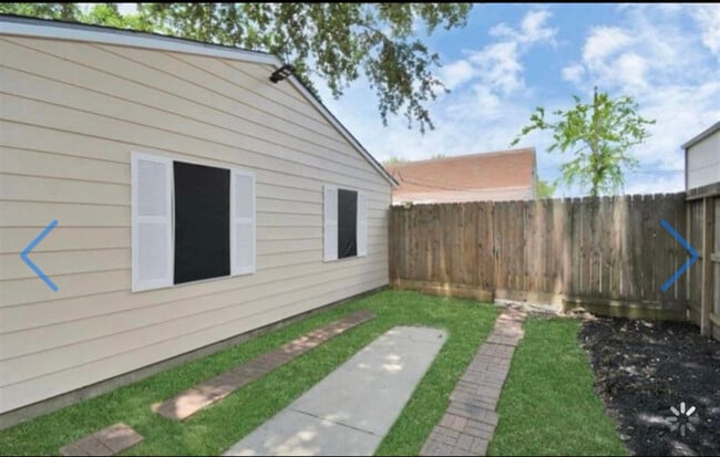 Building Photo - 7441 Evie Ln