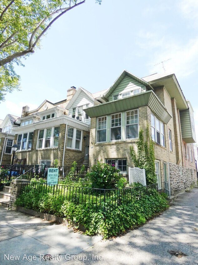 Primary Photo - 4815 Larchwood Ave