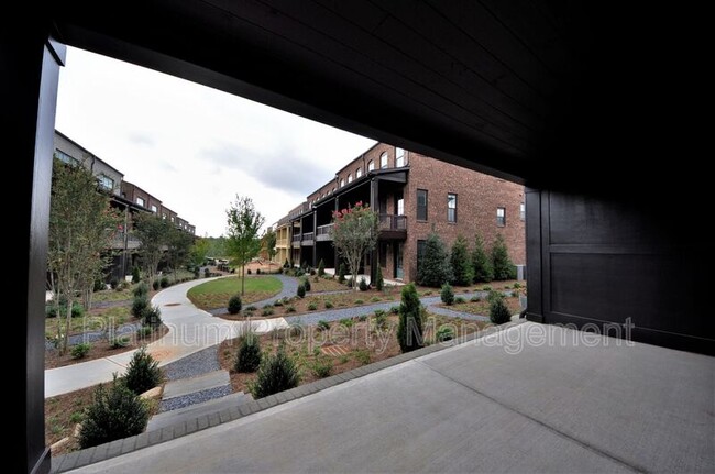Building Photo - 6430 Cortland Walk