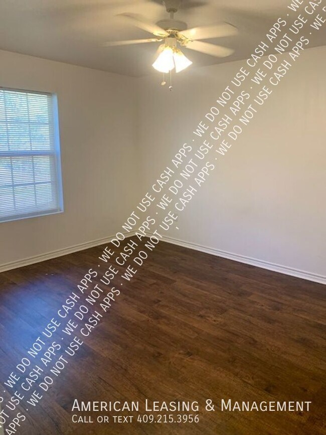 Foto del edificio - 607 Park Ln