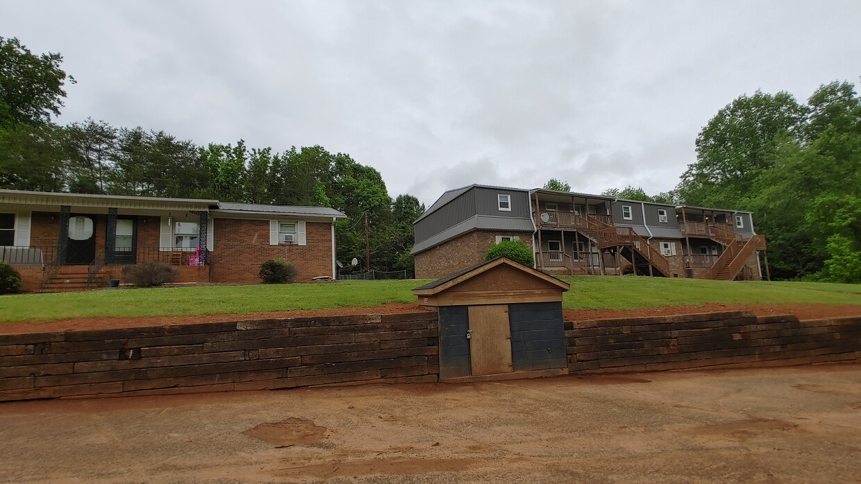 Building Photo - 1471 Old US 52 S