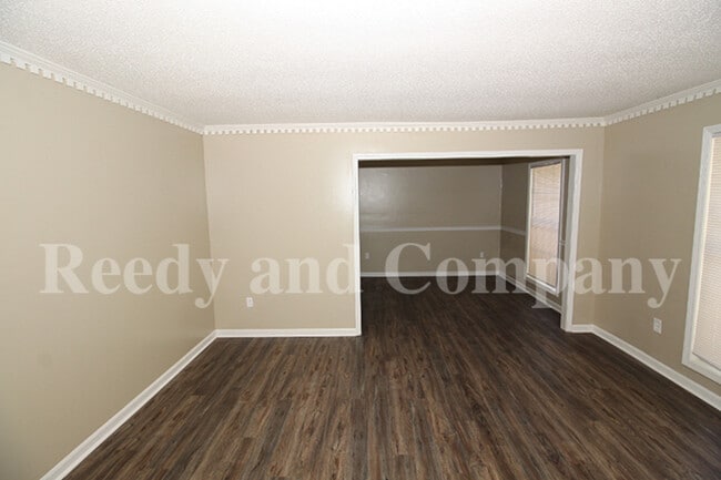 Building Photo - 3039 Morningview Dr