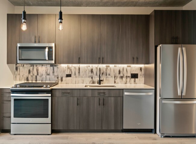 Foto del edificio - 1333 W Lake St