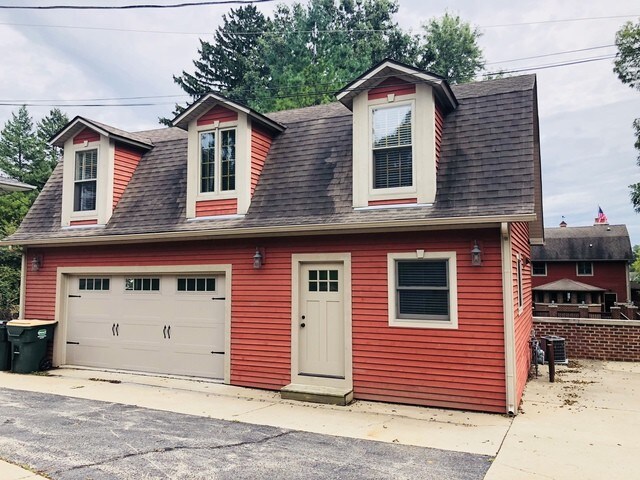 Building Photo - 4418 N Riverdale Dr