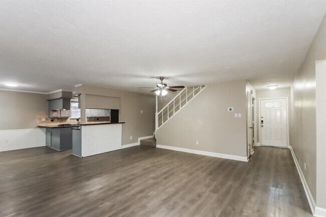 Building Photo - 22307 Walnut Valley Dr