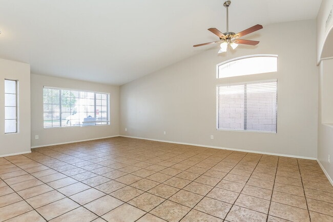 Building Photo - 6115 W Park View Ln