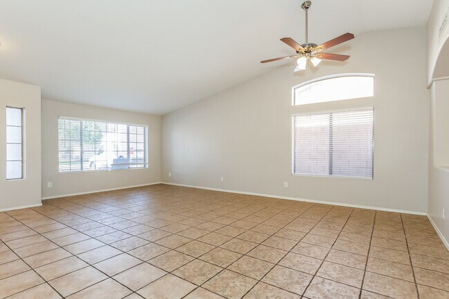Foto del edificio - 6115 W Park View Ln