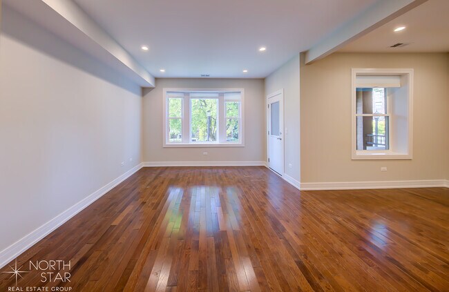 Building Photo - 4741 N Malden St