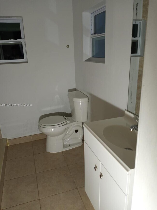 Foto del edificio - 156 W 16th St