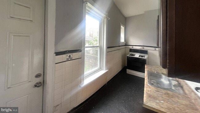 Building Photo - 17 N 54th St