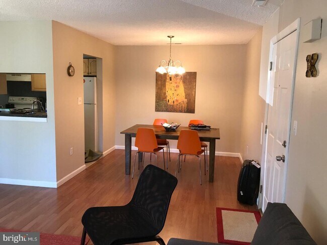 Building Photo - 1105 Ravens Crest Dr