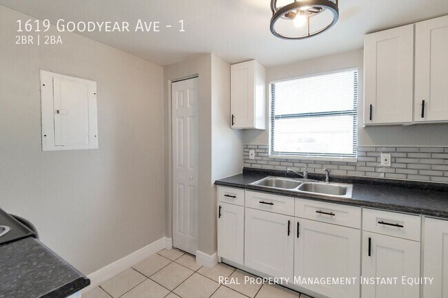 Foto del edificio - 1619 Goodyear Ave