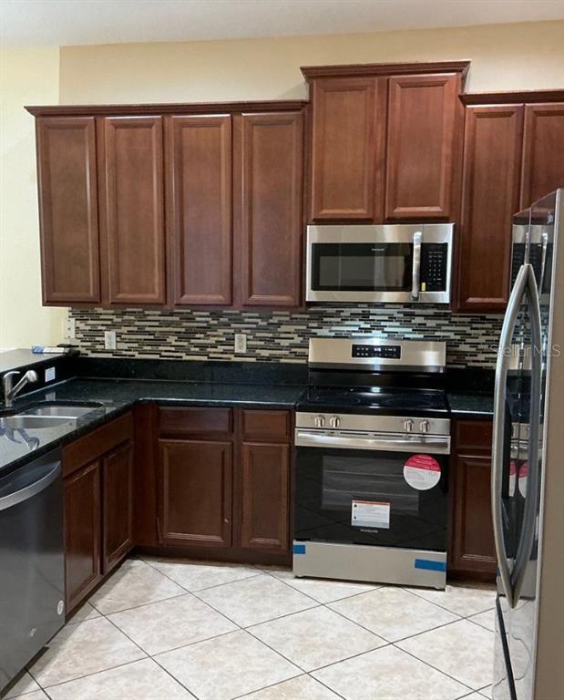 Foto del edificio - 9121 Edenshire Cir