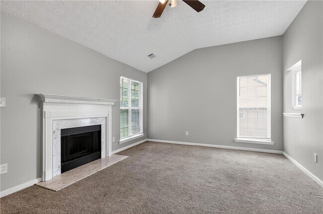 Foto del edificio - 5470 Twin Lakes Dr