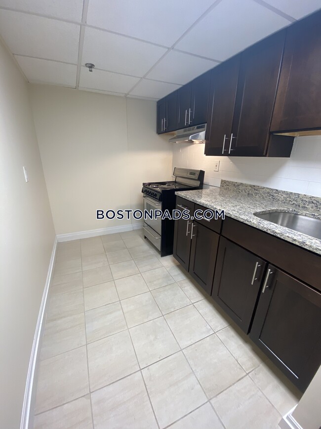 Building Photo - 62 Boylston St