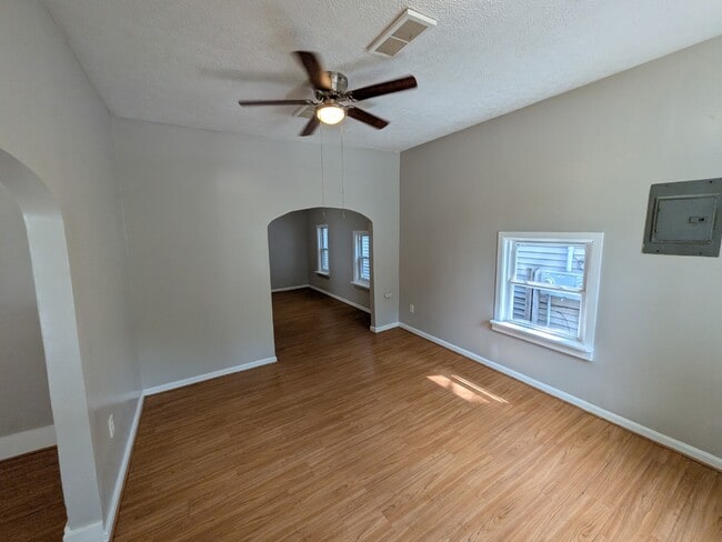 Foto del edificio - 330 W 17th St