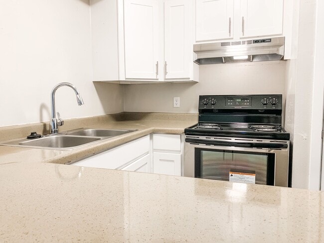 Foto del edificio - Apartments at Decker Lake – Your Everyday Retreat