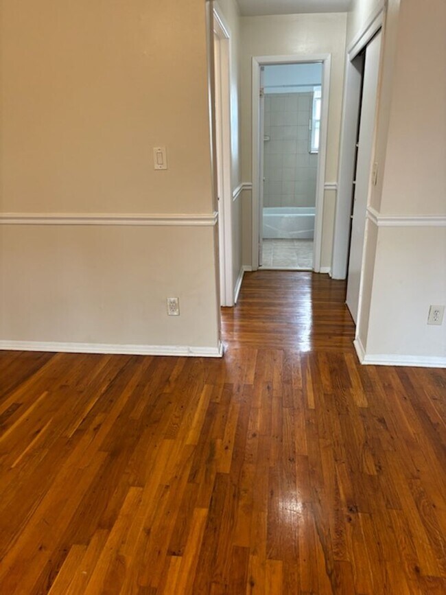 Foto del interior - F &amp; A Grand Assoc LLC
