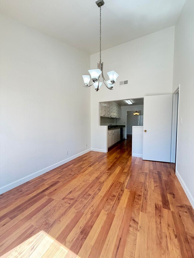 Foto del edificio - 3555 Magnolia Dr