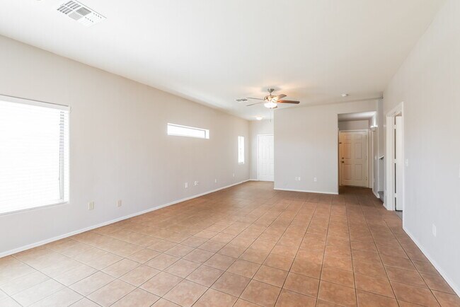 Building Photo - 485 E Placita Fanega