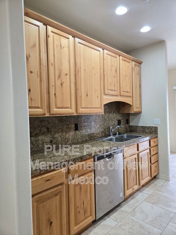 Foto del edificio - 3900 N Butler Ave