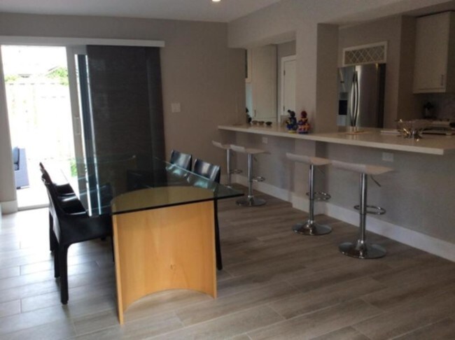Building Photo - Seasonal Rental