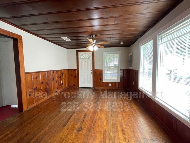 Foto del edificio - 3026 Balis Dr