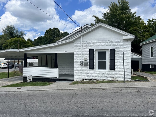 Building Photo - 105 Ash St