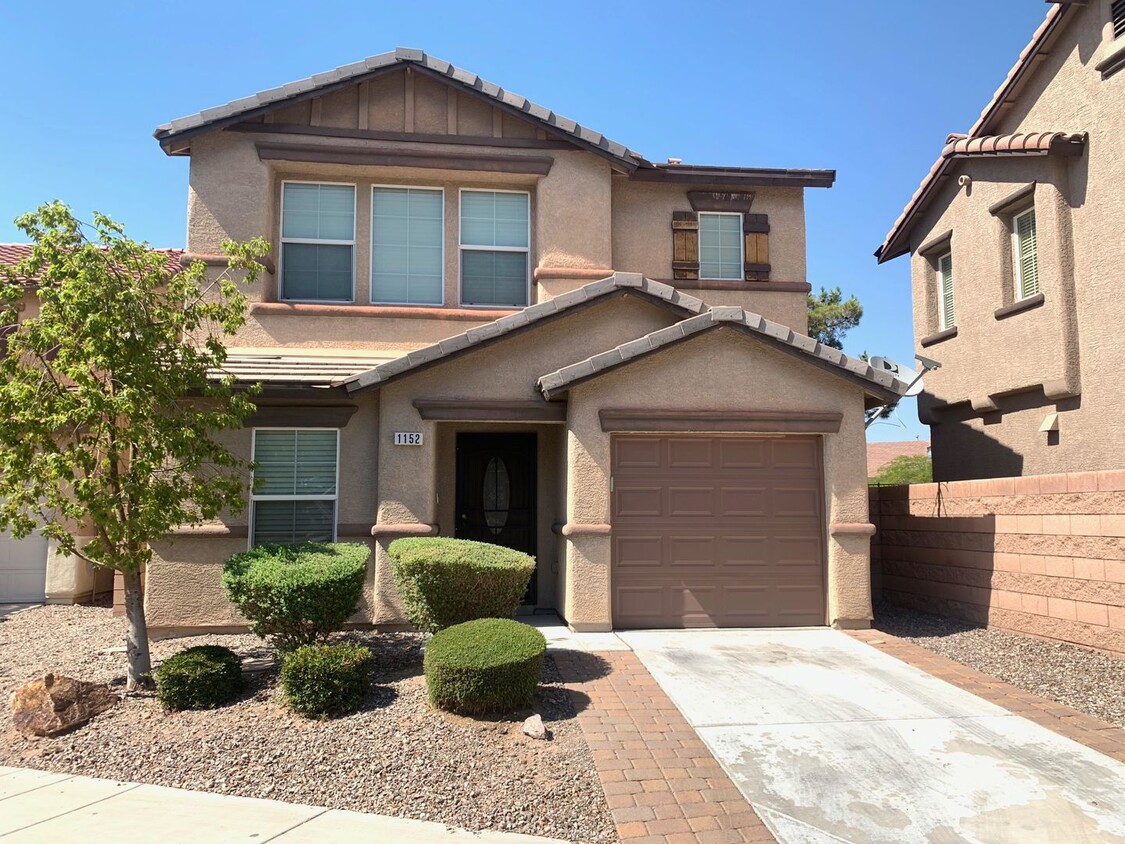 Primary Photo - 3 Bedroom House in gated community