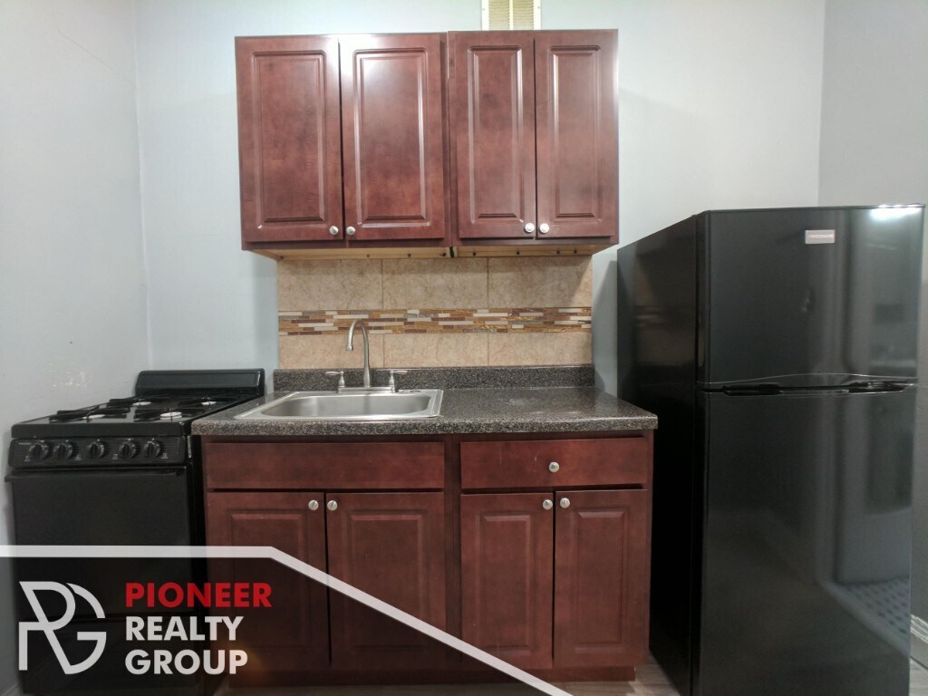 Foto del edificio - 6930 N Greenview Ave