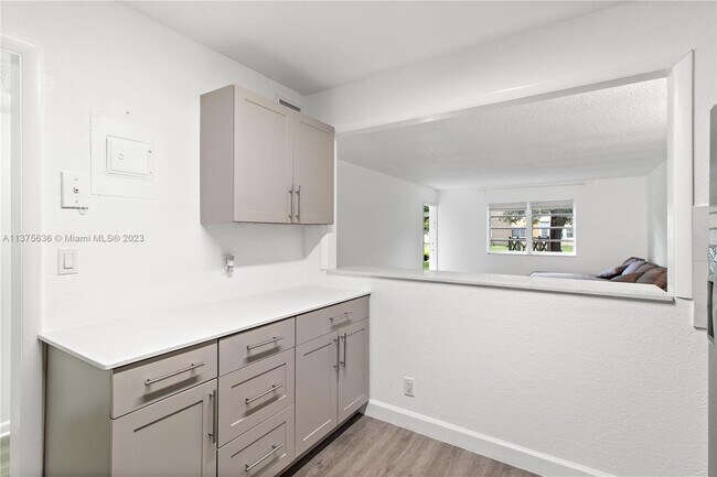 Foto del edificio - 5140 SW 40th Ave