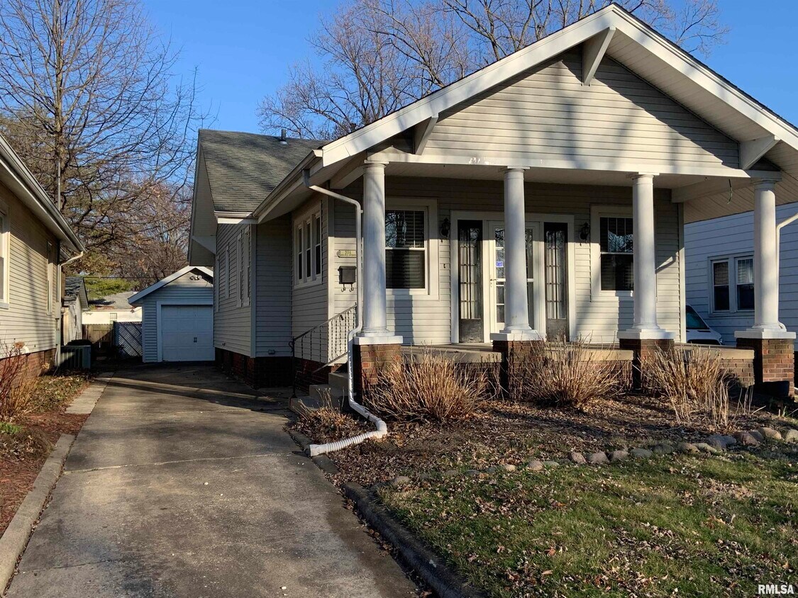 2014 Holmes Ave, Springfield, IL 62704 House Rental in Springfield