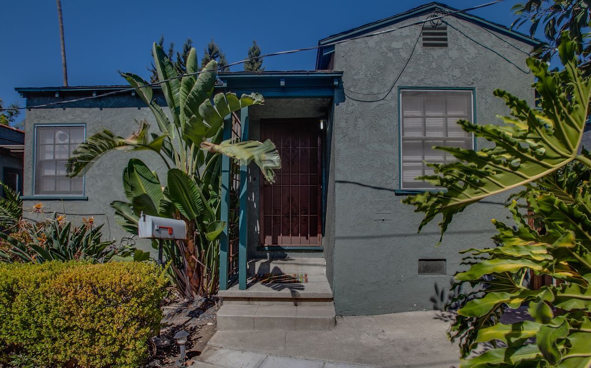 Foto principal - 706 1/2 North McCadden Place