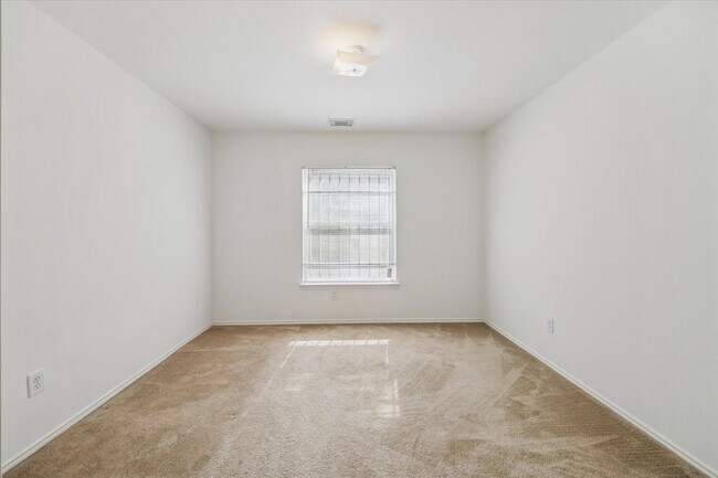 Foto del edificio - 15627 Haleys Landing Ln