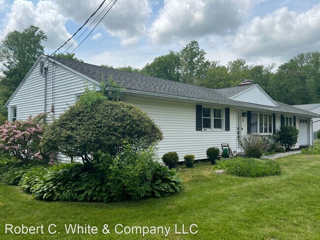 Foto del edificio - 3 br, 1.5 bath House - 16 Norman Road