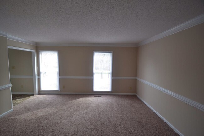 Building Photo - 2329 Century Oaks Ln