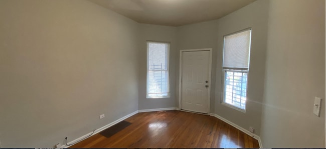 Building Photo - 1461 W Byron St