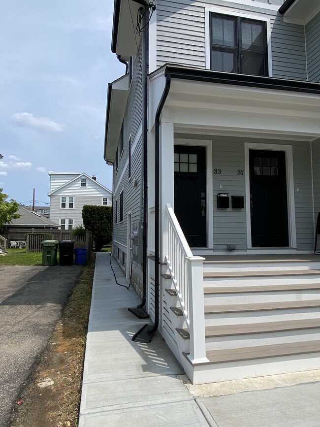 Building Photo - 33 Brimmer St