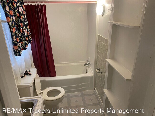 Building Photo - Studio, 1 bath House - 300 Buena Vista Ct