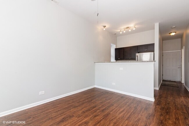 Building Photo - 1525 W 17th St