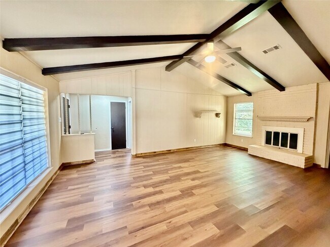 Foto del edificio - 3117 Pine Acres Dr