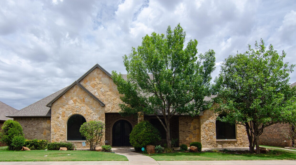 Foto principal - 3806 106th St