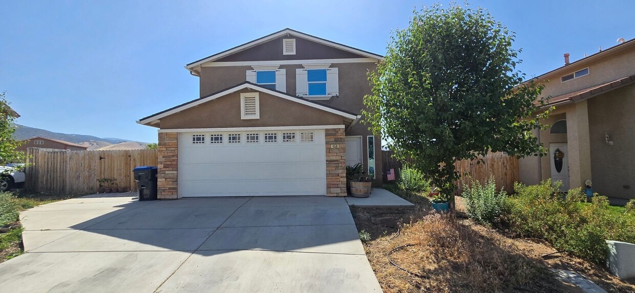 Foto principal - 450 Sherwood Pl