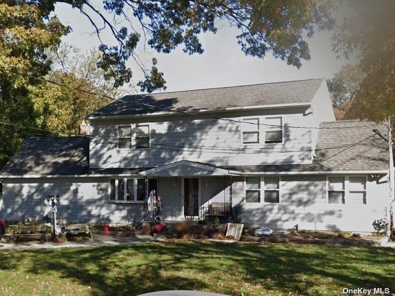 31 Altamore St Unit 2nd Fl, Melville, NY 11747 Room for Rent in