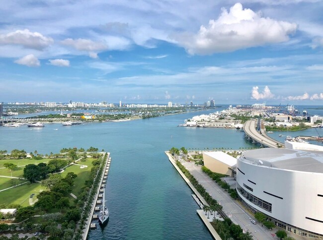 Foto del edificio - 888 Biscayne Blvd