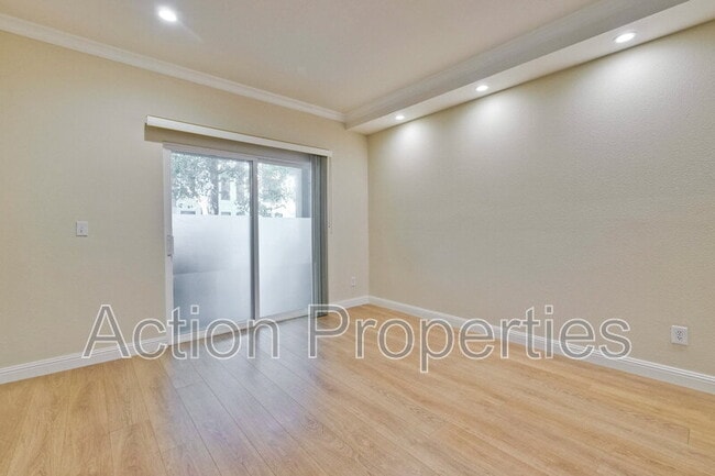 Building Photo - 2255 Showers Dr