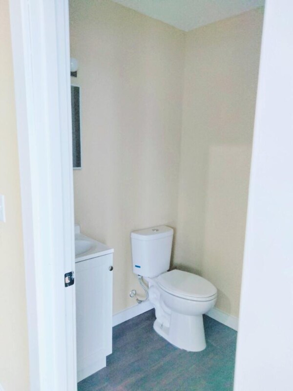 Foto del edificio - 915 S Main St