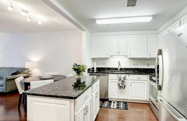 Renovated $30k kitchen - 4808 Moorland Ln