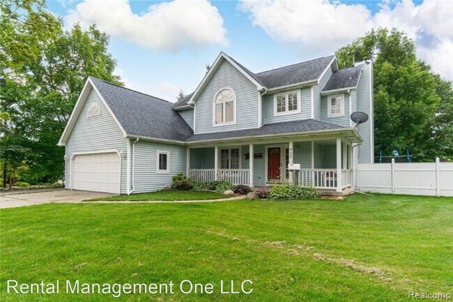 Building Photo - 4 br, 2.5 bath House - 922 Main St.